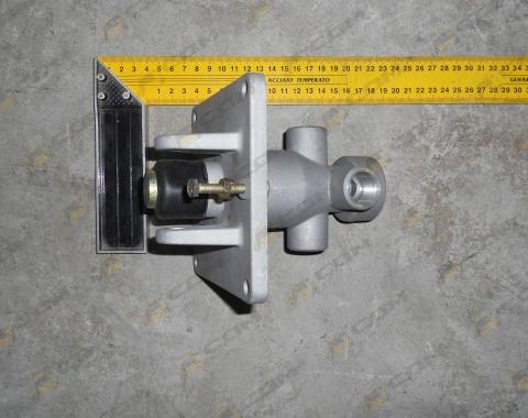 Кран тормозной CDM855 LG853.08.09